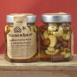 Nusskernmischung in Akazienhonig
